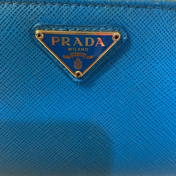 PRADA Wallet with Chain - Picture 3 of 15